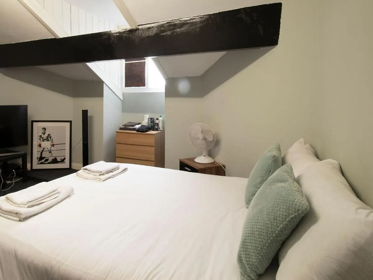 Contemporary Apartment In Manchester Near Tram Station Holiday home