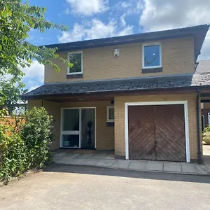 Pass The Keys Lovely 3 Bedroom Golf Club And Parking Holiday home